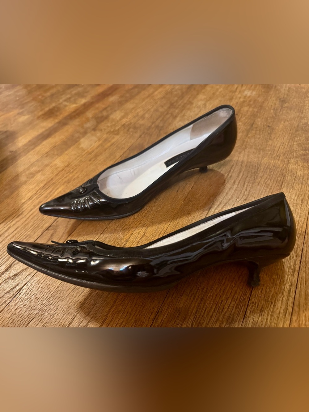 Marc Jacobs Black Patent Pointed-Toe Kitten Heels with Embellished Toe - Picture 2 of 8